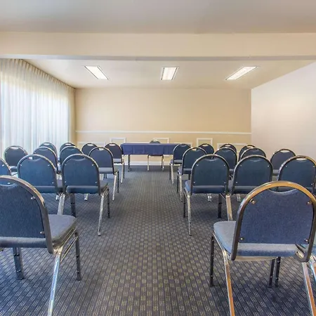 Days Inn By Wyndham Modesto-2