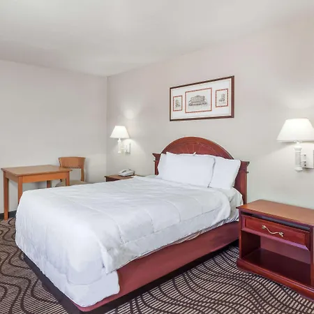 Travelodge By Wyndham Victorville-2