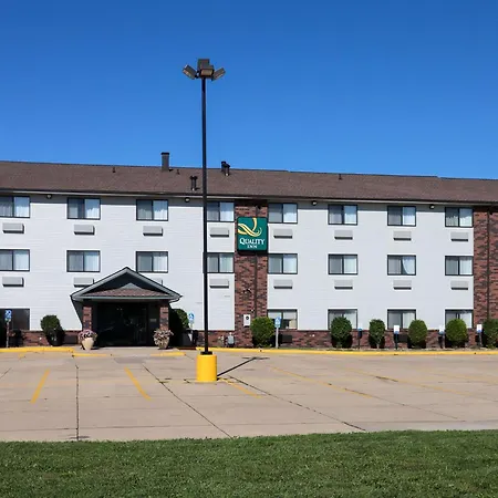 Quality Inn & Suites Bloomington I-55 And I-74-2