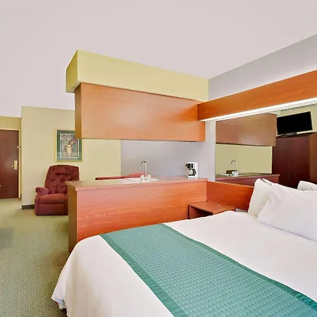 Microtel Inn & Suites By Wyndham Thomasville-2