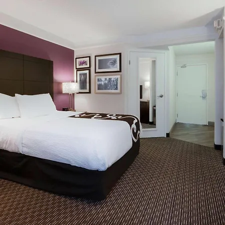 La Quinta By Wyndham Detroit Utica-2
