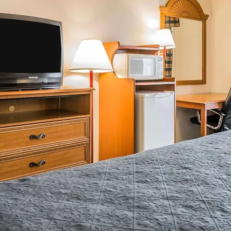 Quality Inn Kalamazoo Near Wings Stadium-2