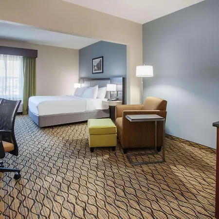 Wingate By Wyndham Roseville/Detroit-2