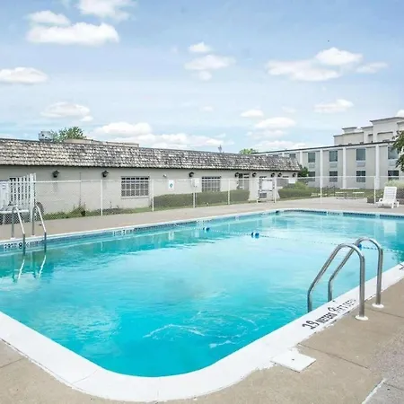 Quality Inn Geneseo-3