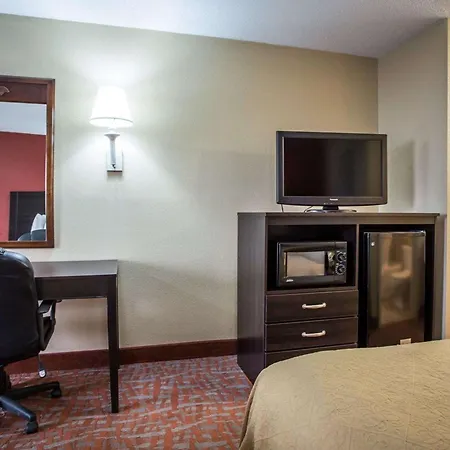 Quality Inn & Suites Monroe-3
