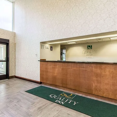 Econo Lodge Wickliffe - Cleveland East-2