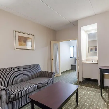 Ramada By Wyndham Newburgh/West Point-2