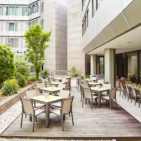 Clayton Hotel Duesseldorf City Centre-3