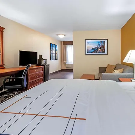 La Quinta Inn By Wyndham Sandusky Near Cedar Point-2