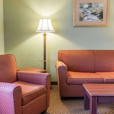 Quality Inn & Suites Ann Arbor Hwy 23-3