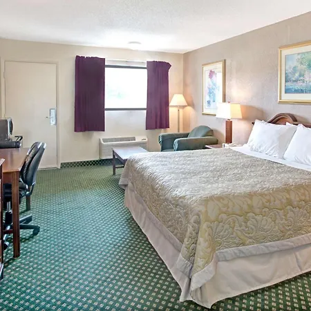 Super 8 By Wyndham Shelby-2