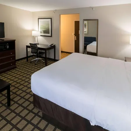 Baymont By Wyndham Detroit Airport/Romulus-2