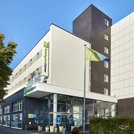 Premier Inn Hamburg City Alster-3
