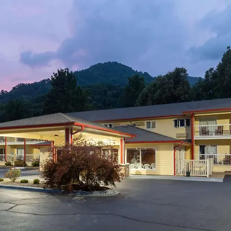 Ramada By Wyndham Maggie Valley-2