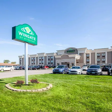 Wingate By Wyndham Detroit Metro Airport-3
