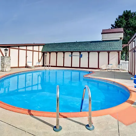 Knights Inn - Madison Heights-3