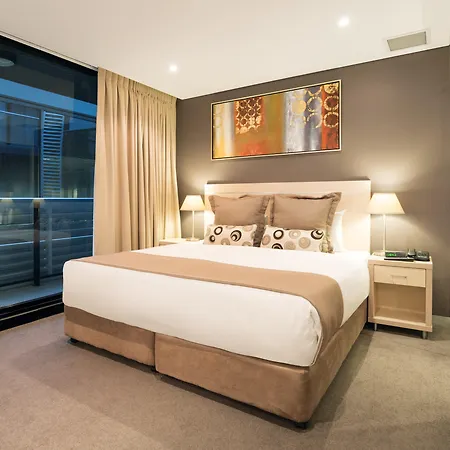Oaks Adelaide Horizons Suites-3