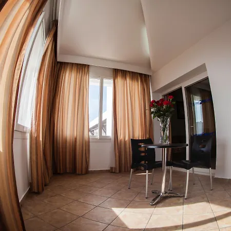 Intouriste Hotel & Suites-3