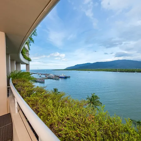 Hilton Cairns-3