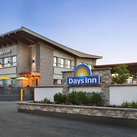 Days Inn By Wyndham Montreal East-2