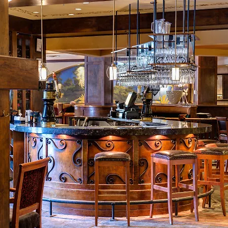 Sun Peaks Grand Hotel & Conference Centre-3