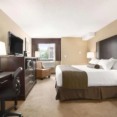 Days Inn By Wyndham Calgary Northwest-2