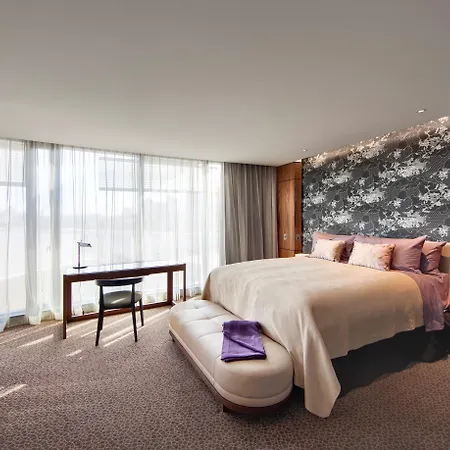The Darling At The Star-3