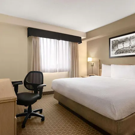 Travelodge Suites By Wyndham Moncton-2