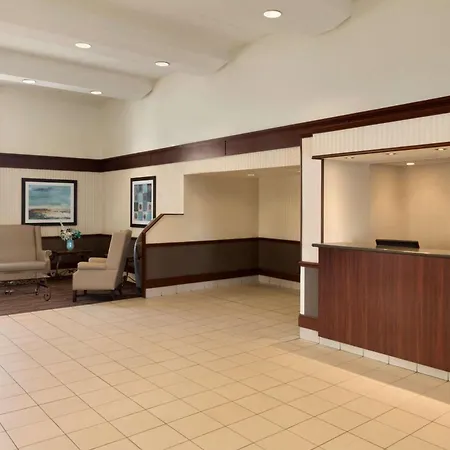 Travelodge By Wyndham Edmonton South-2