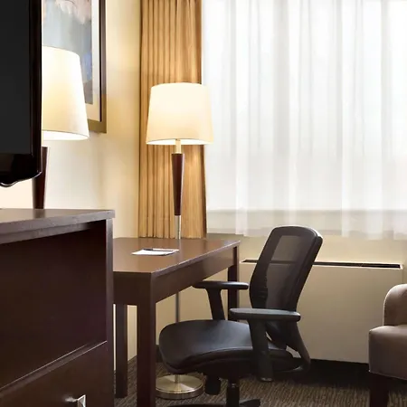 Travelodge By Wyndham Edmonton South-3