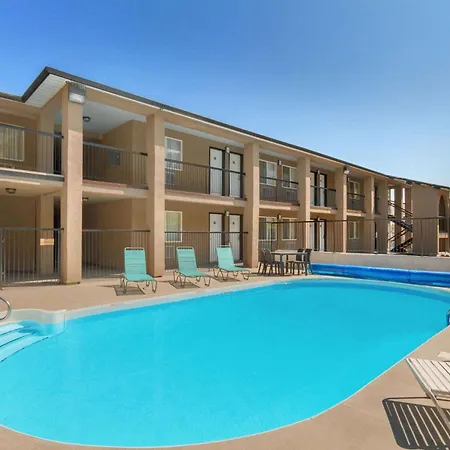Travelodge By Wyndham Kamloops Mountview-2