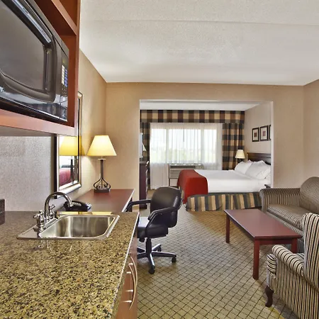Glo Best Western Toronto Mississauga Corporate Centre-3