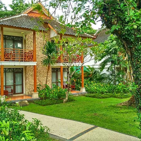 Holiday Resort Lombok-2