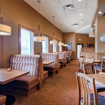 Best Western Plus Winnipeg Airport Hotel-3