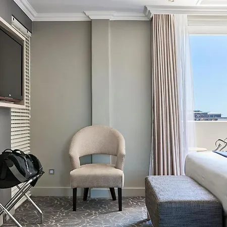 Queen Victoria Hotel By Newmark-2