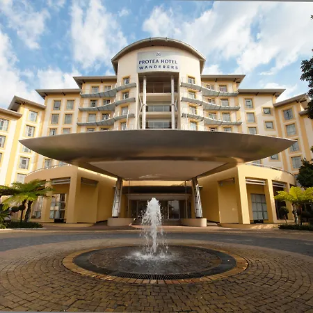 Protea Hotel by Marriott Johannesburg Wanderers-3