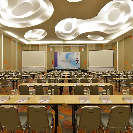 Harris Hotel & Conventions Ciumbuleuit Bandung-2