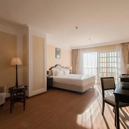 Sunrise Nha Trang Beach Hotel & Spa-3