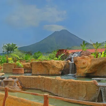 Volcano Lodge, Hotel & Thermal Experience-3