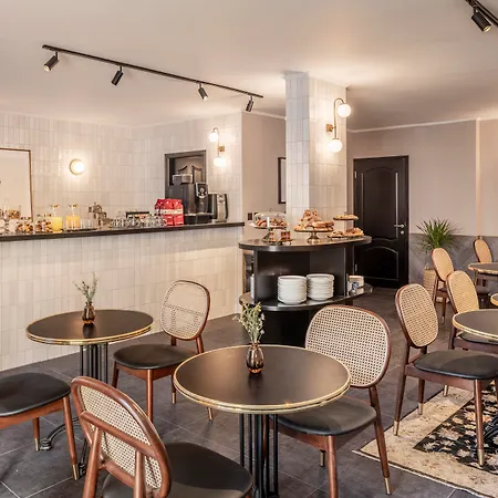 The New Port Hotel Tlv-2