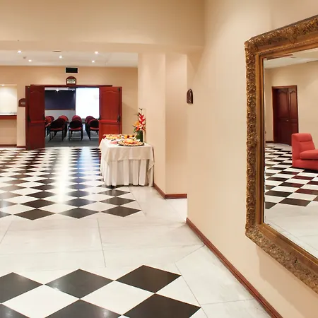 Hotel Windsor House Inn By Geh Suites-3