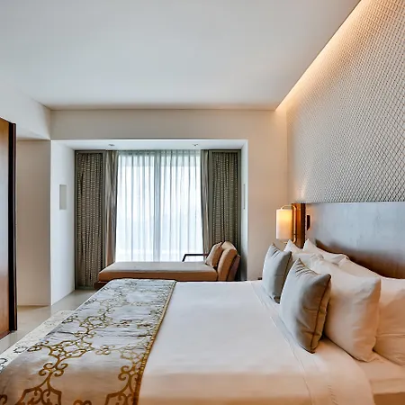 Crowne Plaza Chennai Adyar Park-2