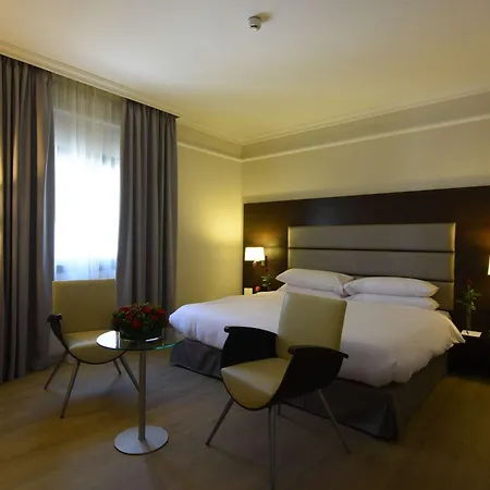 Ramada By Wyndham Downtown Beirut-3
