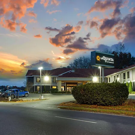 La Quinta Inn By Wyndham Radford-3