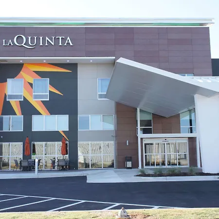 La Quinta Inn & Suites Perry-2