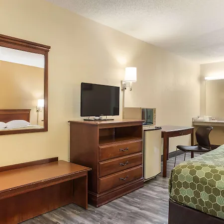 Econo Lodge-3