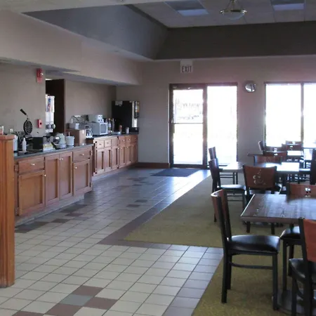 Super 8 By Wyndham Manchester Tn-2