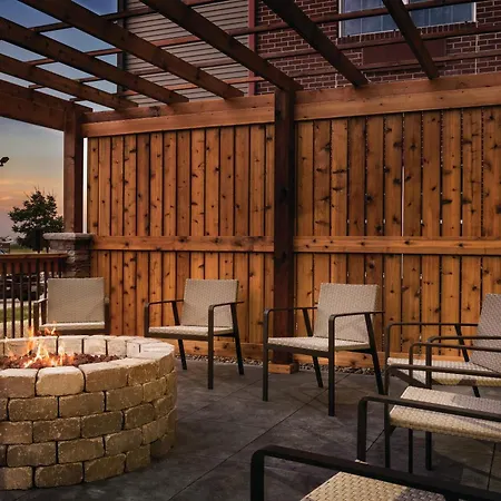 Country Inn & Suites By Radisson, Coralville, Ia-3