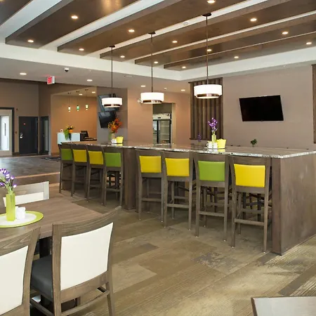 Wingate By Wyndham Calgary Airport-2