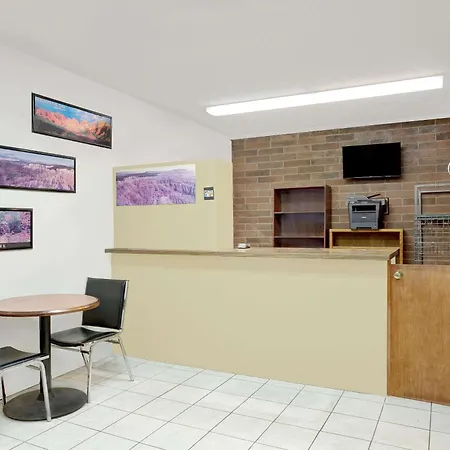 Travelodge By Wyndham Cedar City-2